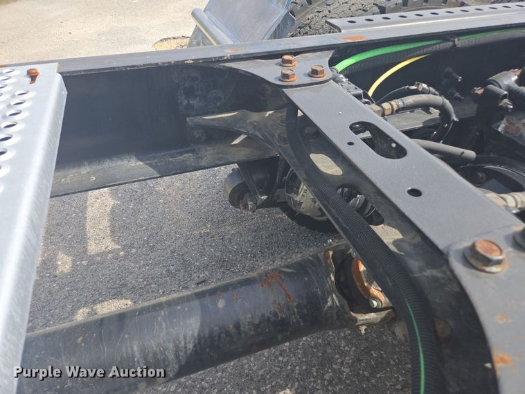 image for item DW1859 2018 International LT625 semi truck