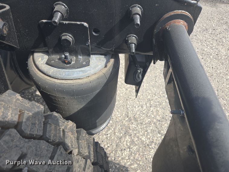 image for item DW1859 2018 International LT625 semi truck