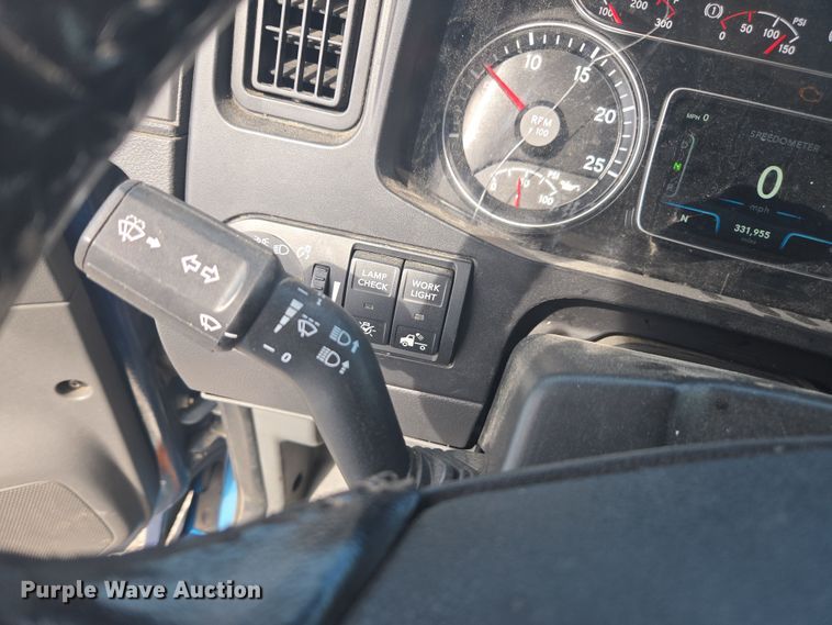 image for item DW1859 2018 International LT625 semi truck