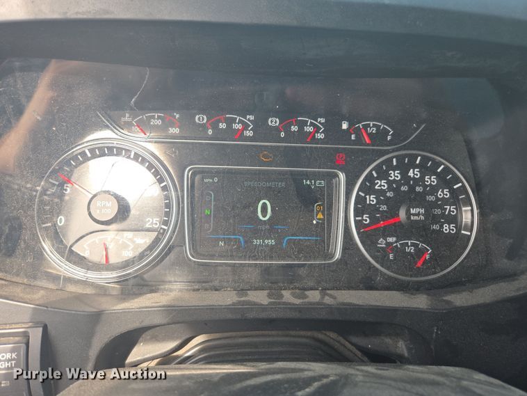 image for item DW1859 2018 International LT625 semi truck