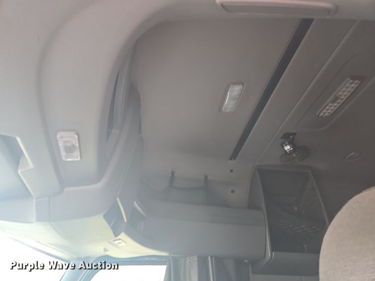 image for item DW1859 2018 International LT625 semi truck