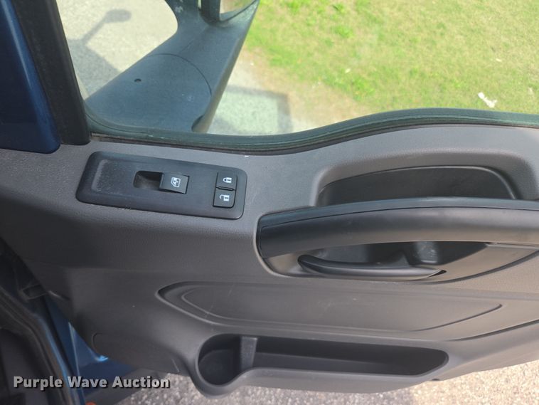 image for item DW1859 2018 International LT625 semi truck