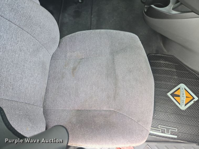 image for item DW1859 2018 International LT625 semi truck