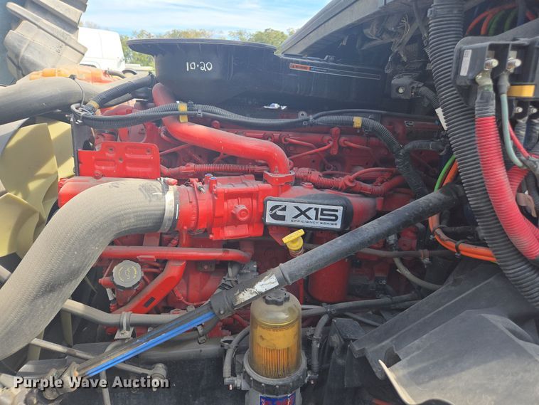 image for item DW1859 2018 International LT625 semi truck