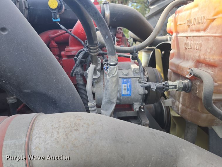 image for item DW1859 2018 International LT625 semi truck