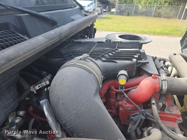 image for item DW1859 2018 International LT625 semi truck