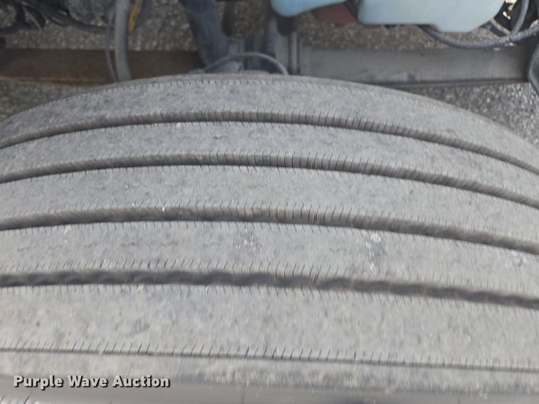 image for item DW1859 2018 International LT625 semi truck