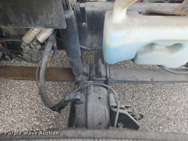 image for item DW1859 2018 International LT625 semi truck