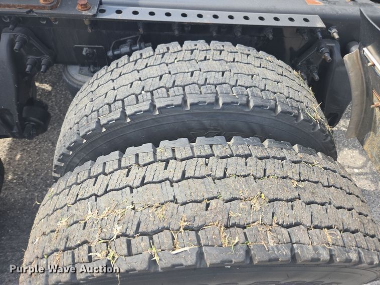 image for item DW1859 2018 International LT625 semi truck