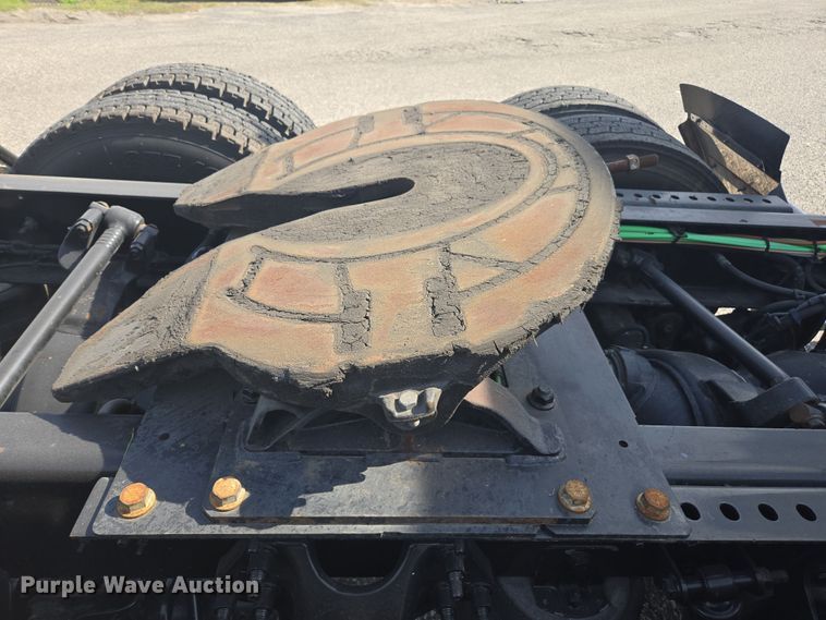 image for item DW1860 2018 International LT625 semi truck