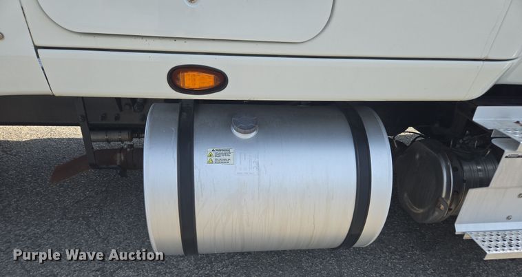 image for item DW1860 2018 International LT625 semi truck