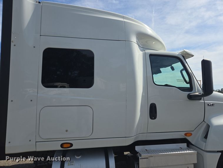 image for item DW1860 2018 International LT625 semi truck