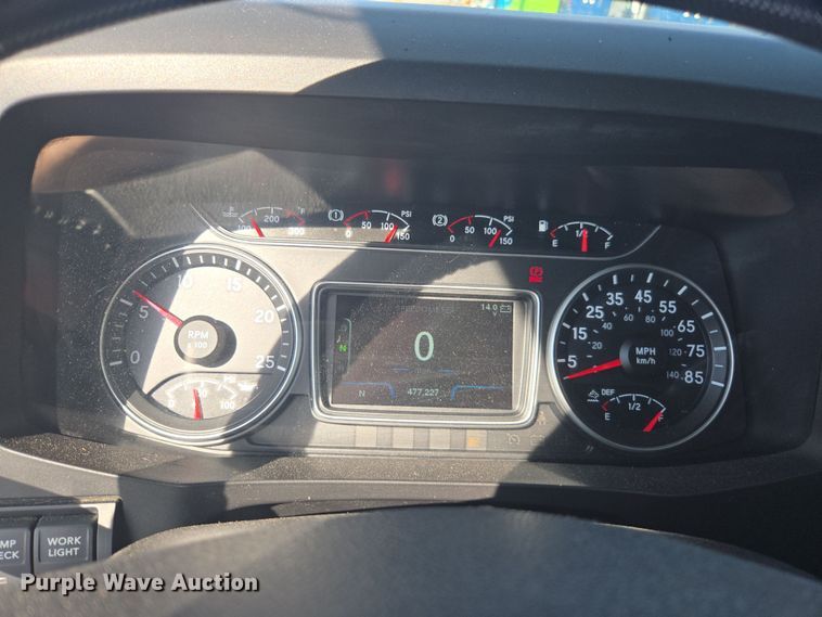 image for item DW1860 2018 International LT625 semi truck