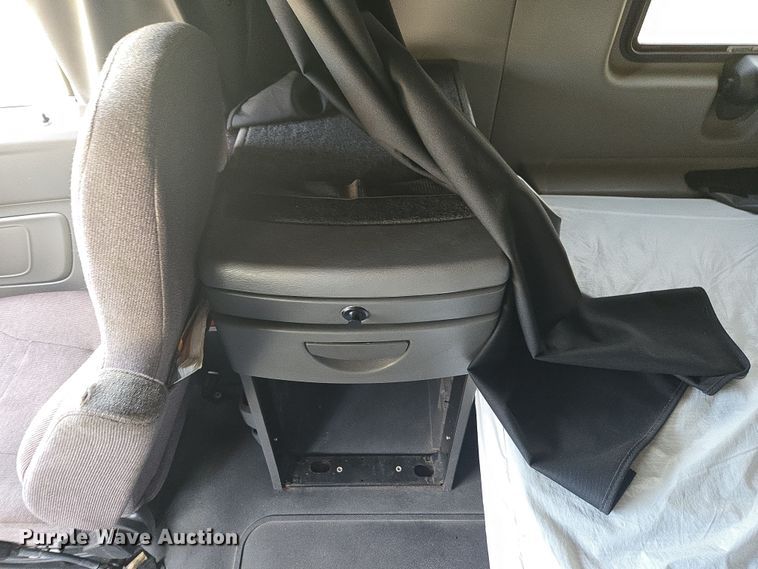 image for item DW1860 2018 International LT625 semi truck