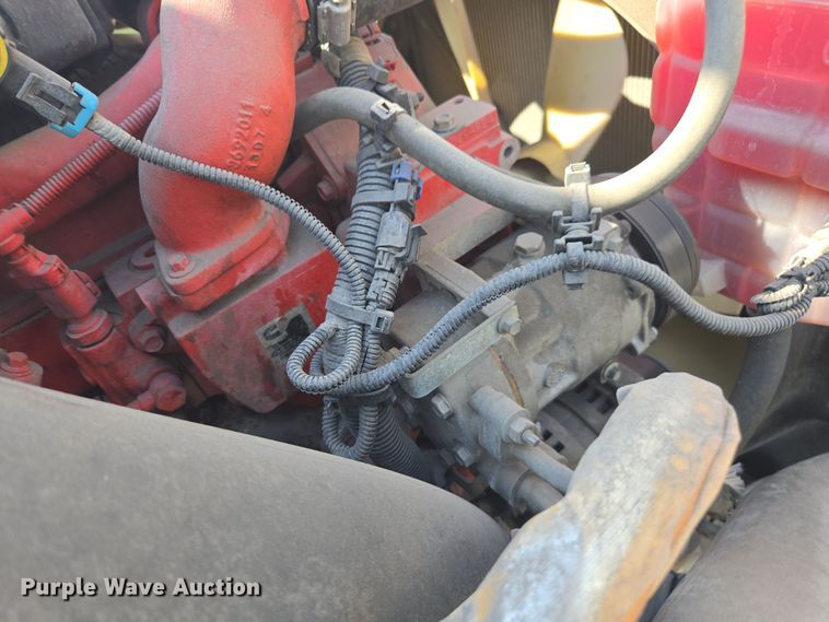 image for item DW1860 2018 International LT625 semi truck