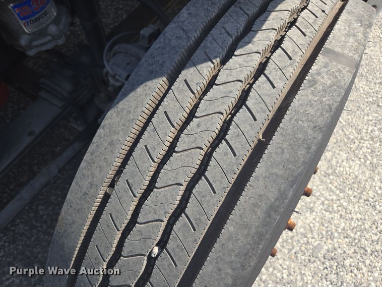 image for item DW1860 2018 International LT625 semi truck