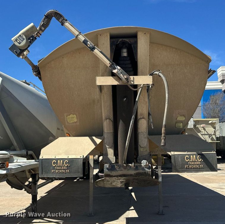 image for item DW5086 2004 Everlite end dump trailer