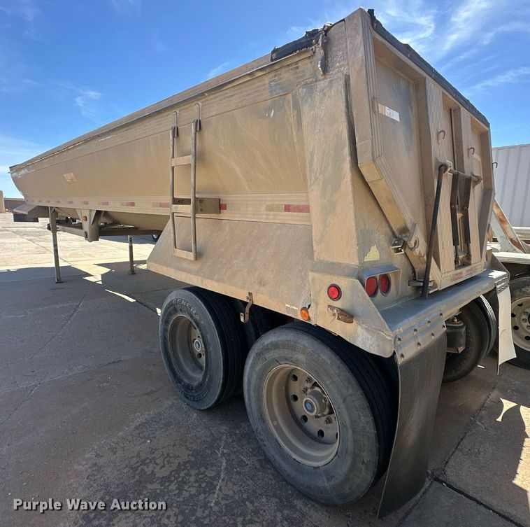 image for item DW5086 2004 Everlite end dump trailer