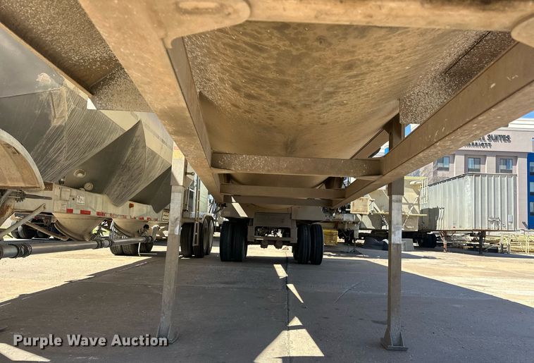 image for item DW5086 2004 Everlite end dump trailer