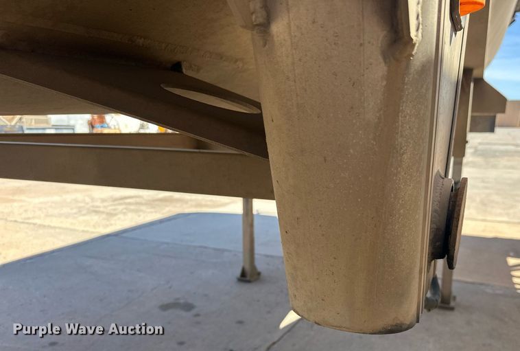 image for item DW5086 2004 Everlite end dump trailer