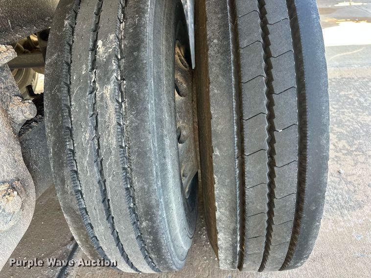 image for item DW5086 2004 Everlite end dump trailer