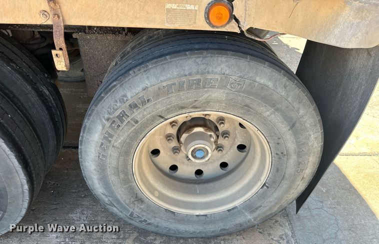 image for item DW5086 2004 Everlite end dump trailer