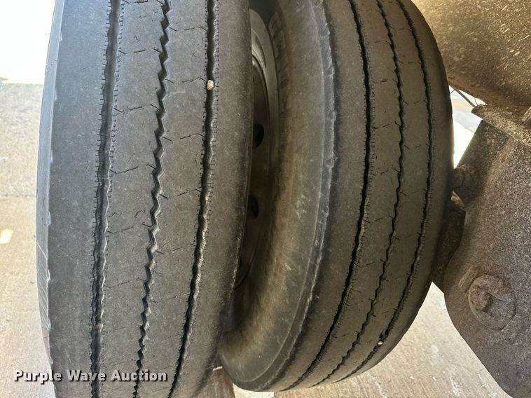 image for item DW5086 2004 Everlite end dump trailer