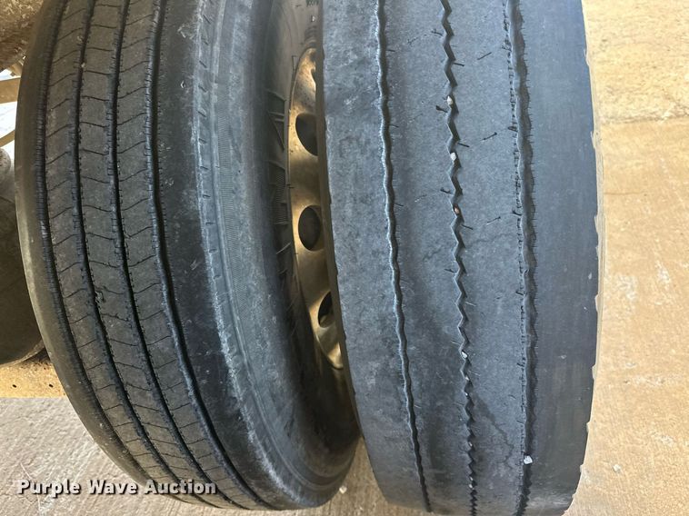 image for item DW5086 2004 Everlite end dump trailer