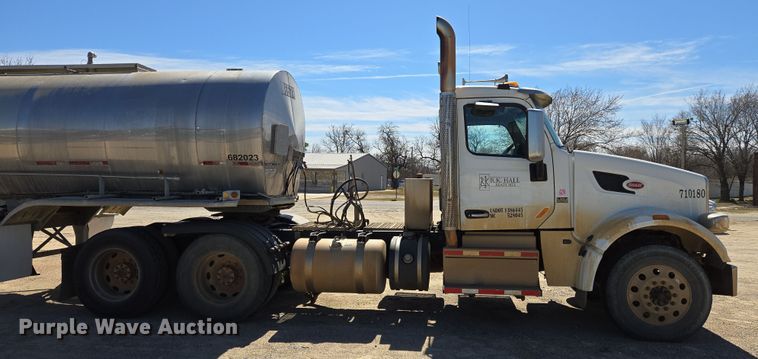 image for item DW8512 2018 Peterbilt 567 semi truck
