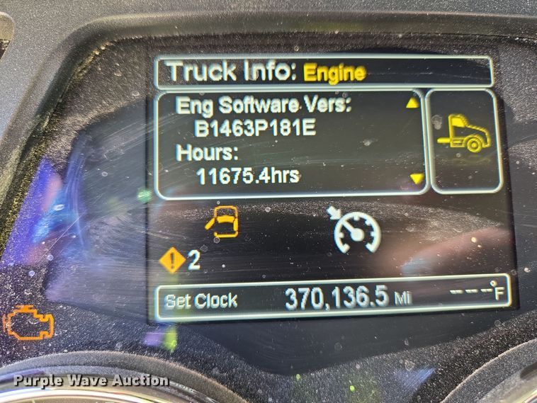 image for item DW8512 2018 Peterbilt 567 semi truck