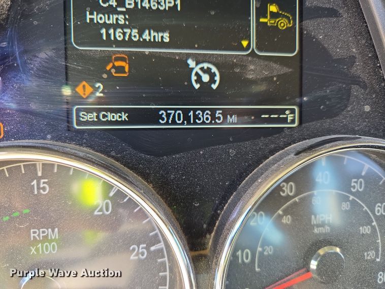 image for item DW8512 2018 Peterbilt 567 semi truck