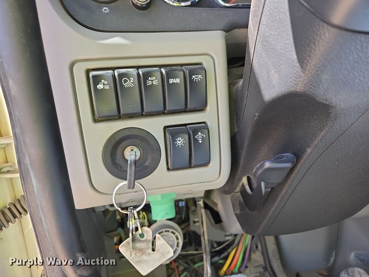 image for item DW8512 2018 Peterbilt 567 semi truck