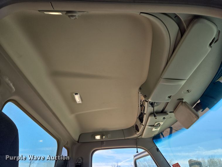 image for item DW8512 2018 Peterbilt 567 semi truck