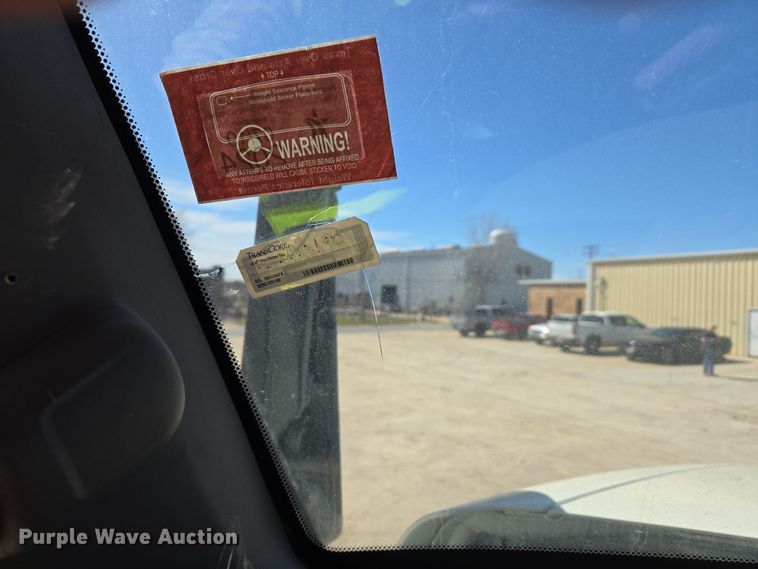 image for item DW8512 2018 Peterbilt 567 semi truck