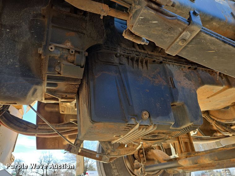 image for item DW8512 2018 Peterbilt 567 semi truck