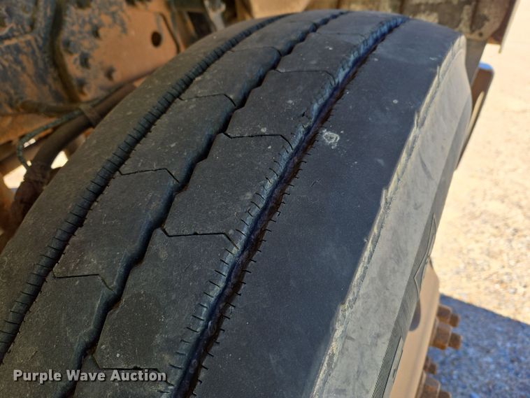 image for item DW8512 2018 Peterbilt 567 semi truck