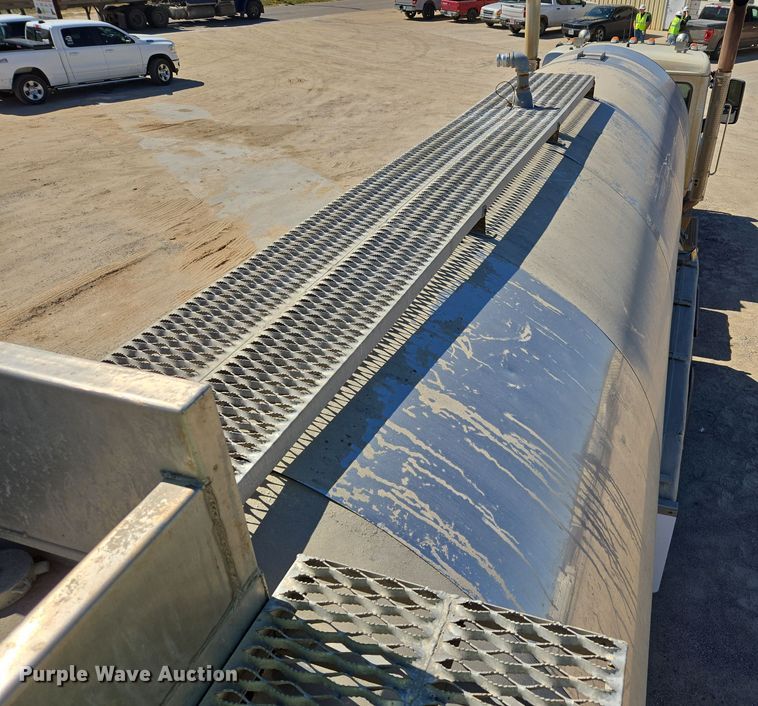 image for item DW8513 1987 Sunshine Stainless Tank & Equipment tank trailer