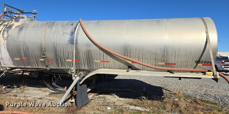 image for item DW8519 1981 Brenner tank trailer