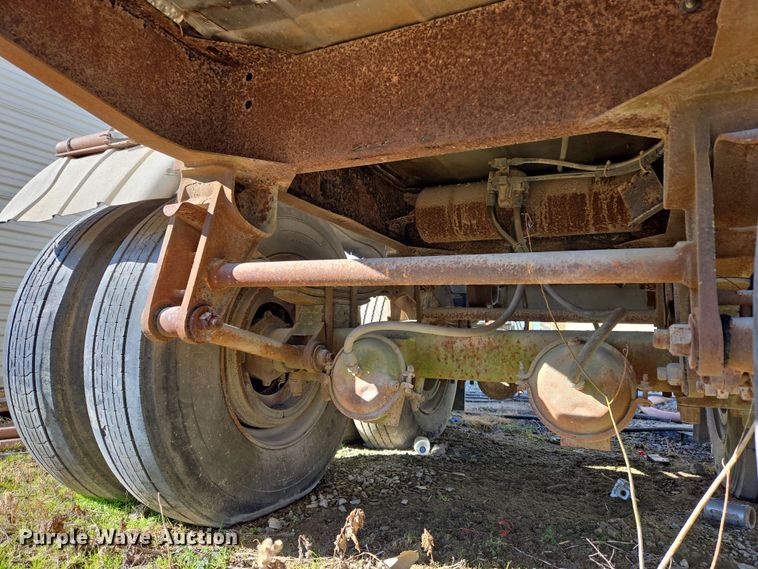 image for item DW8519 1981 Brenner tank trailer