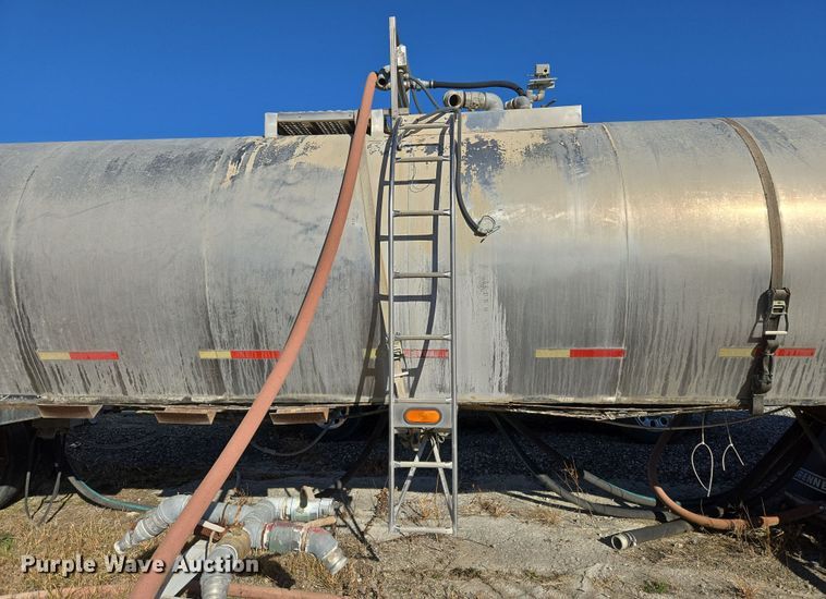 image for item DW8519 1981 Brenner tank trailer