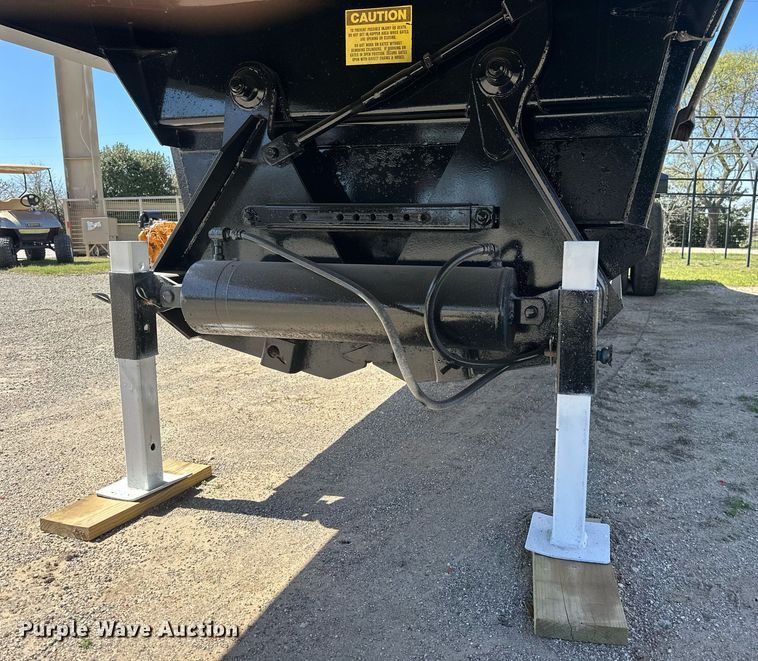 image for item DW8618 2000 CPS  Trailers bottom dump trailer