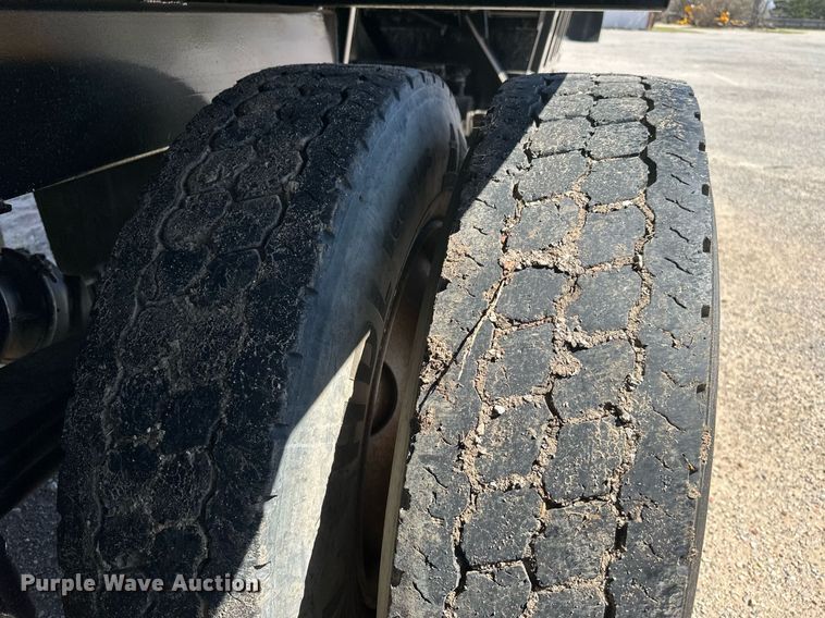 image for item DW8618 2000 CPS  Trailers bottom dump trailer