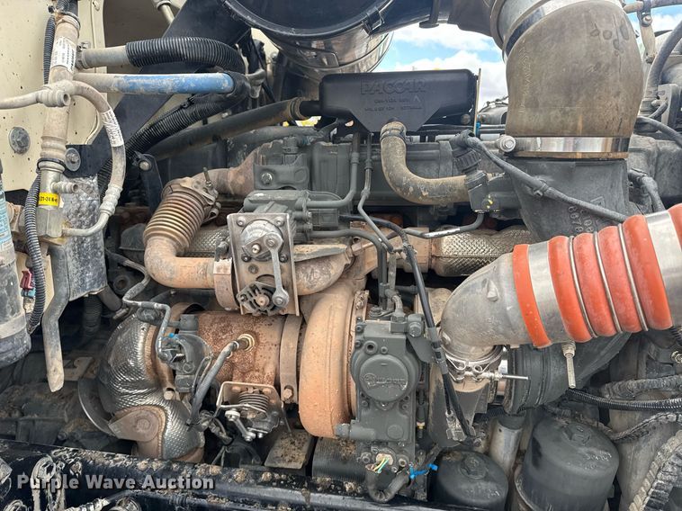 image for item DY6974 2017 Peterbilt 365 semi truck