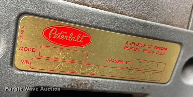 image for item DY6974 2017 Peterbilt 365 semi truck