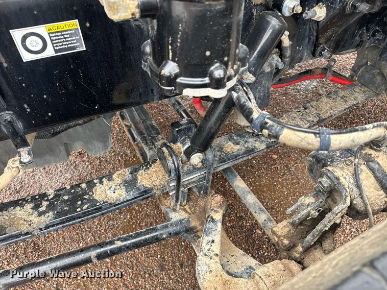 image for item DY6975 2017 Peterbilt 365 semi truck