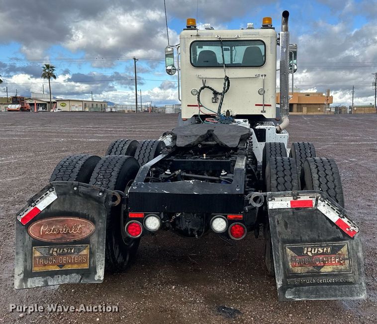 image for item DY6977 2017 Peterbilt 365 semi truck