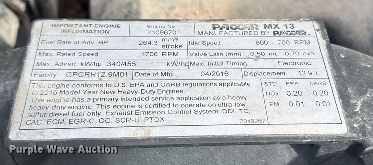 image for item DY6977 2017 Peterbilt 365 semi truck