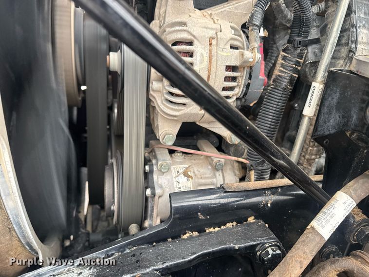 image for item DY6978 2017 Peterbilt 365 semi truck