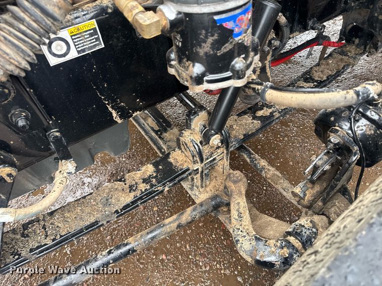 image for item DY6978 2017 Peterbilt 365 semi truck