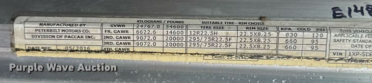 image for item DY6978 2017 Peterbilt 365 semi truck